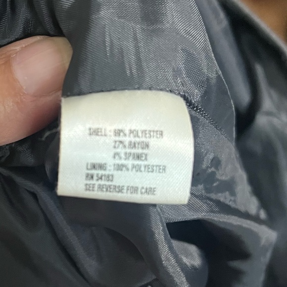 Calvin Klein 2pc Charcoal Gray Skirt Suit. Size 14. - Picture 10 of 10